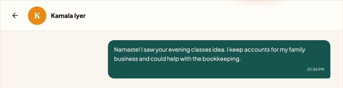 HUNR chat with a first message offering help with bookkeeping